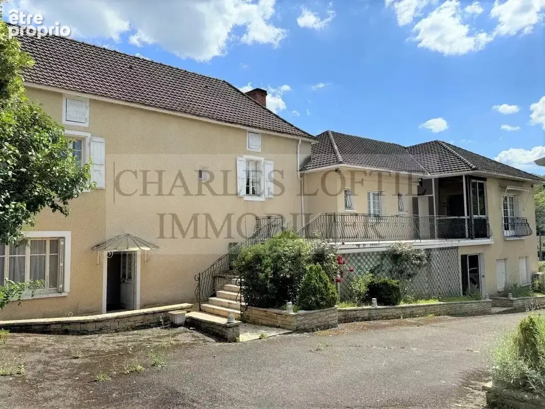 Maison à SALVIAC