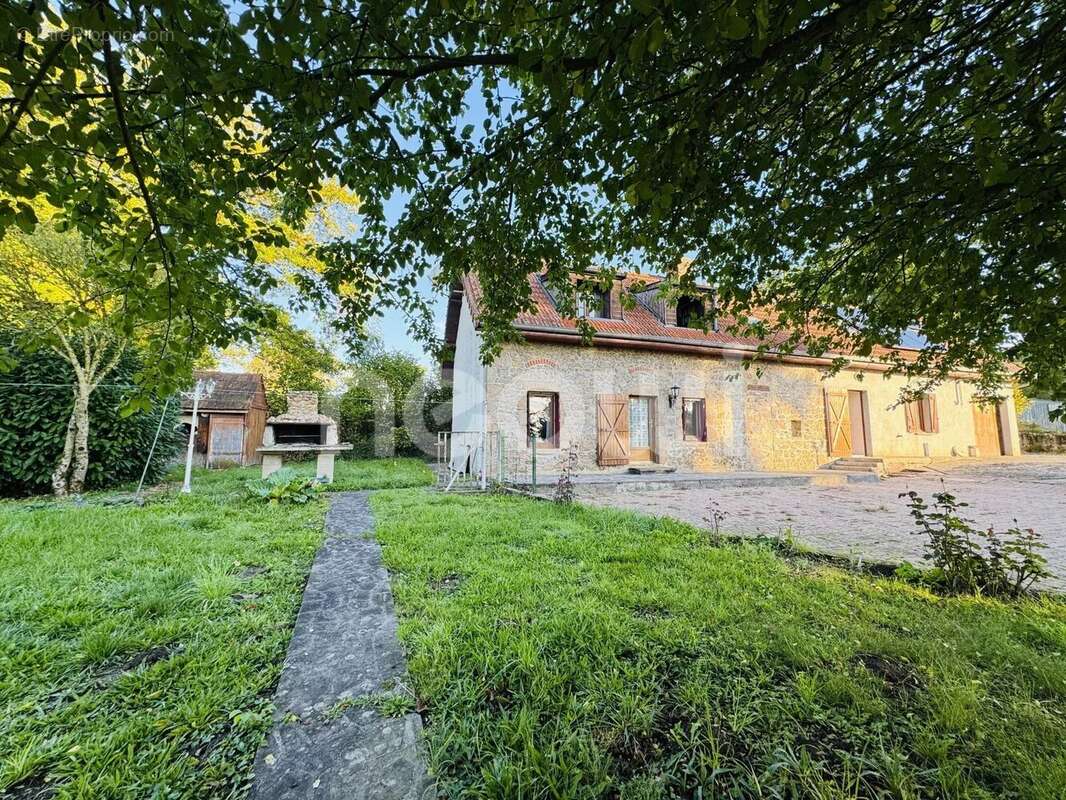 Maison à SAINT-ELOY-LES-MINES