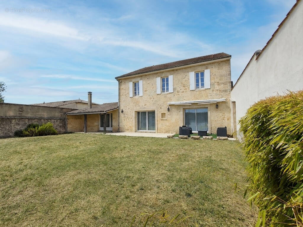 Maison à PUGNAC