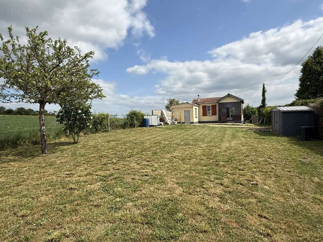 Maison à BENNECOURT