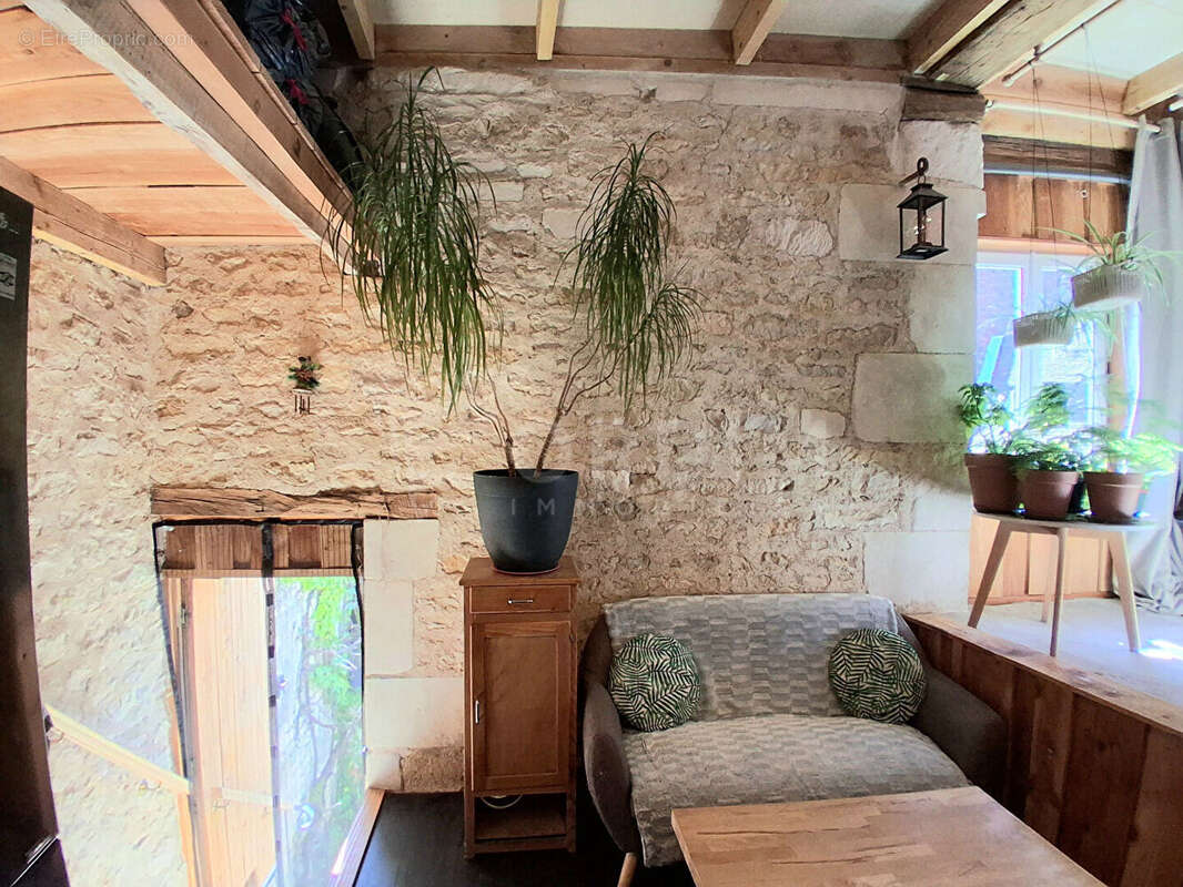 Maison à COULANGES-LA-VINEUSE