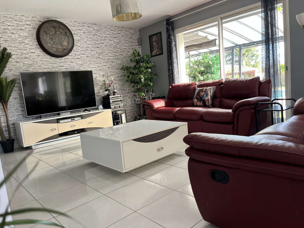 Maison 128 m² à Port-Sainte-Foy-Et-Ponchapt  - photo 2