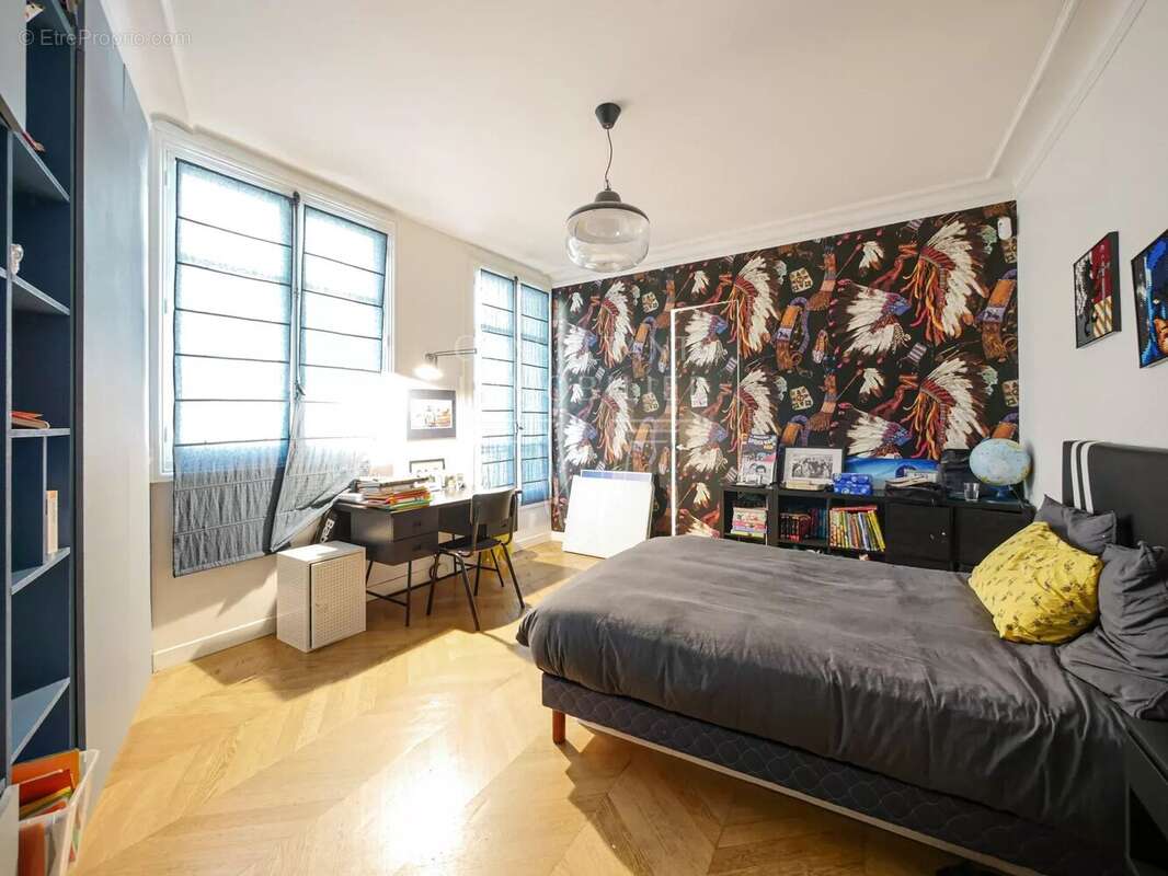 Appartement à PARIS-16E