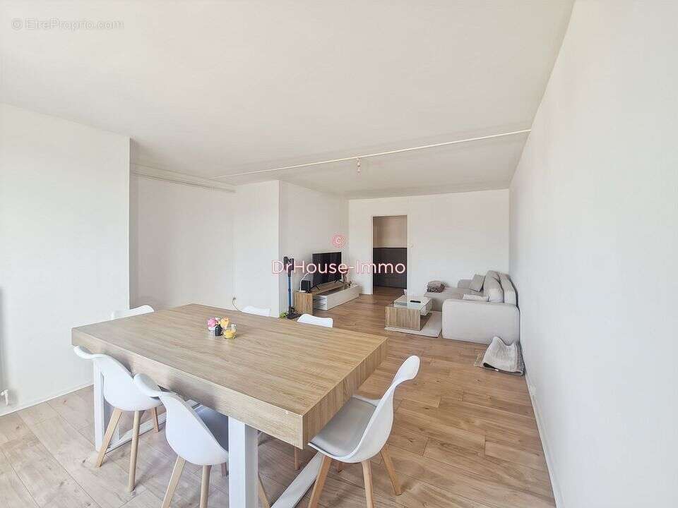 Appartement 78 m² à Firminy  - photo 4