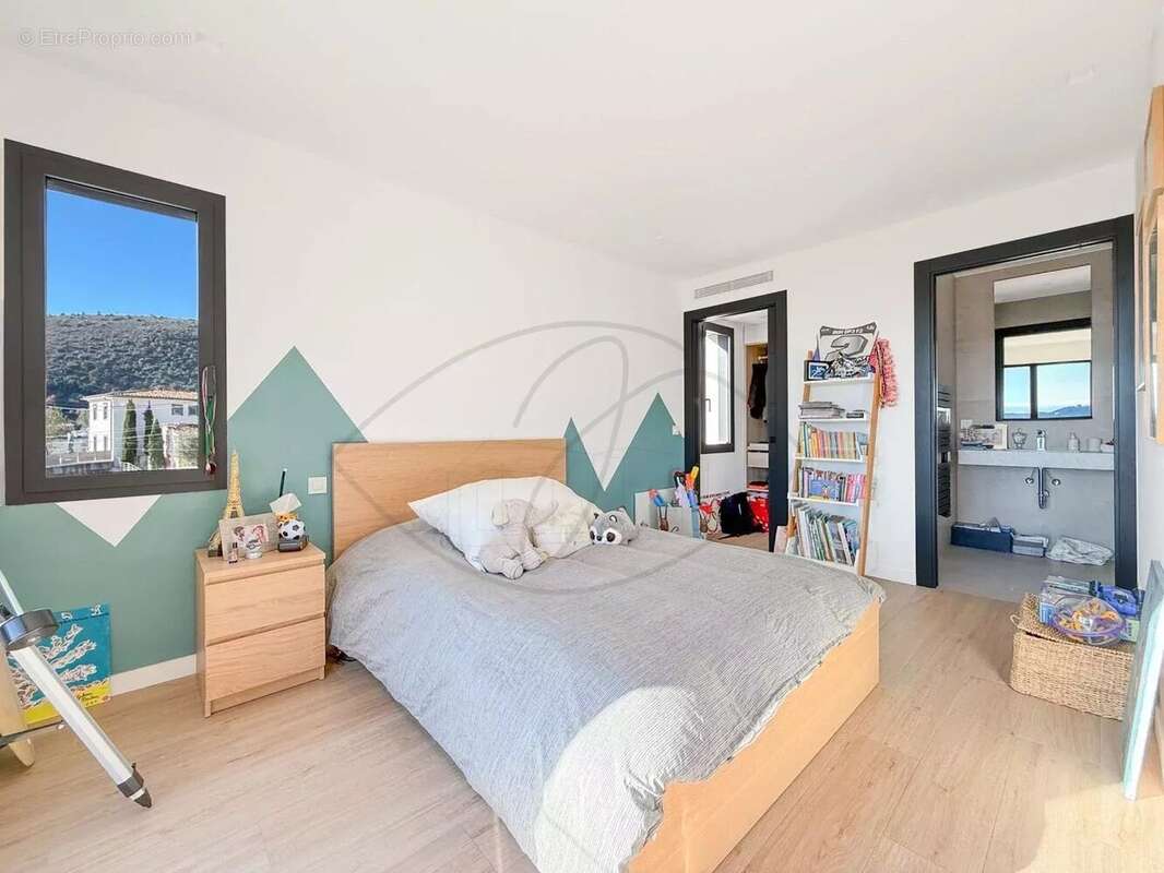 Appartement à FALICON
