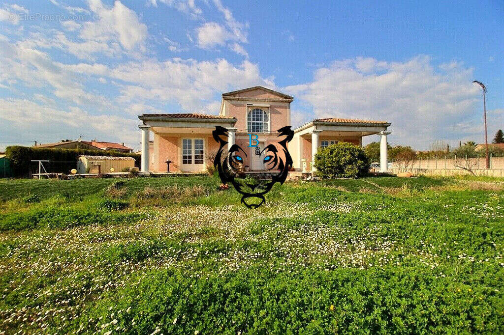 Maison à LE MUY