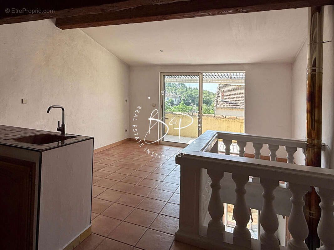 Appartement à LORGUES