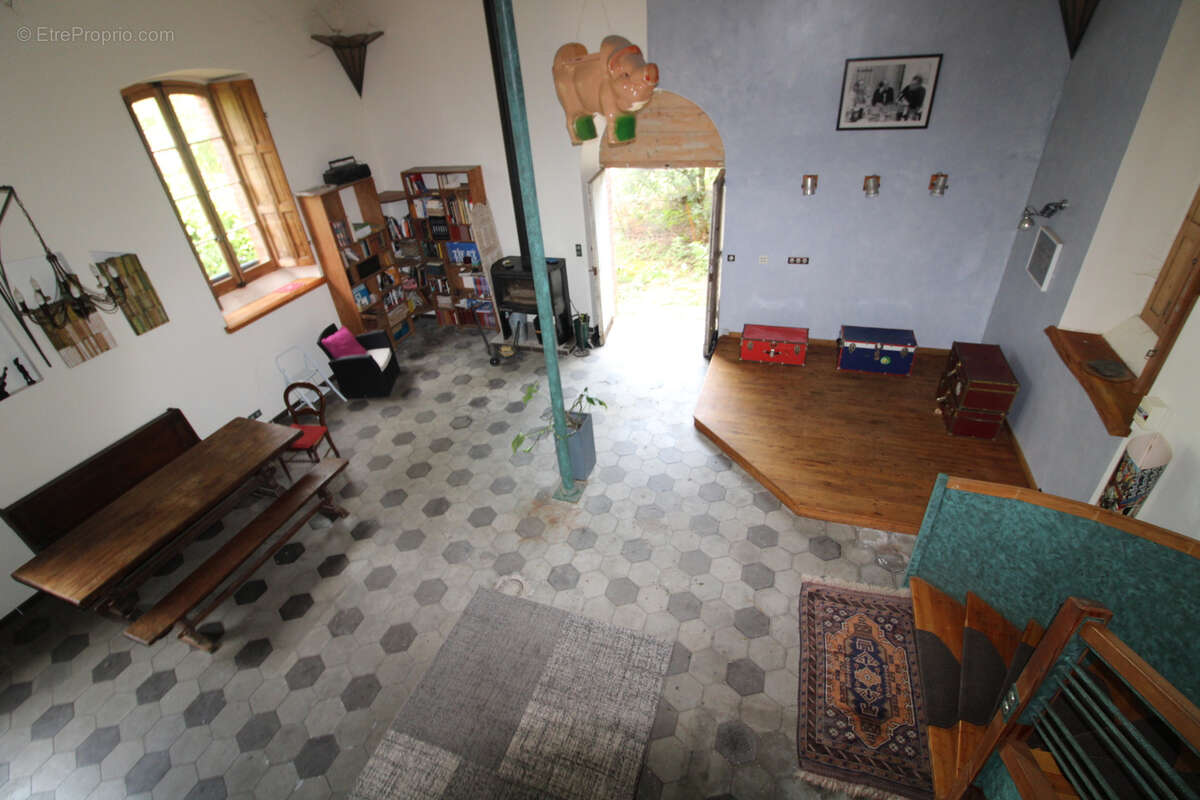 Maison de caractere d'un volume 333 m2  + dependance 86 m2. - photo 4