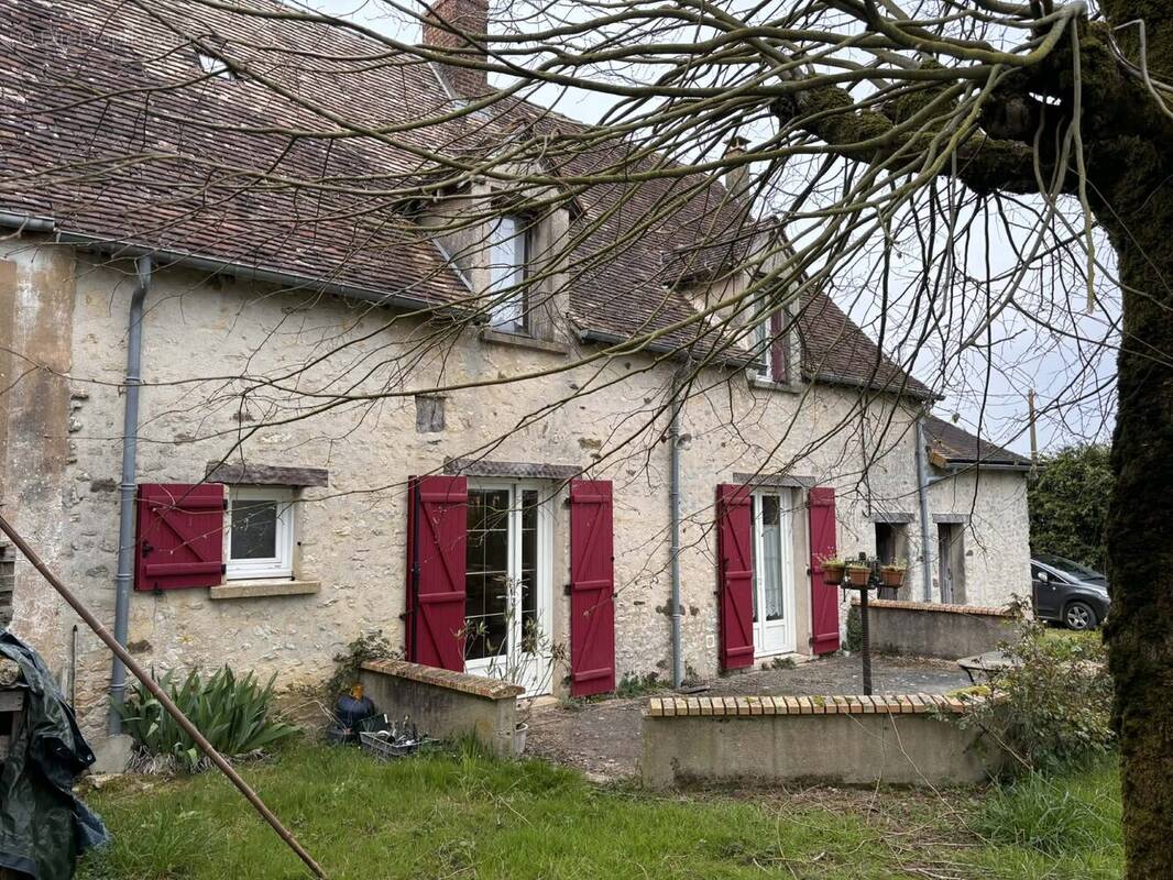 Maison à DOMFRONT-EN-CHAMPAGNE