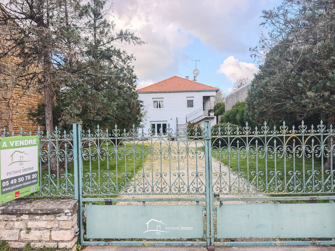 Maison à LEZAY