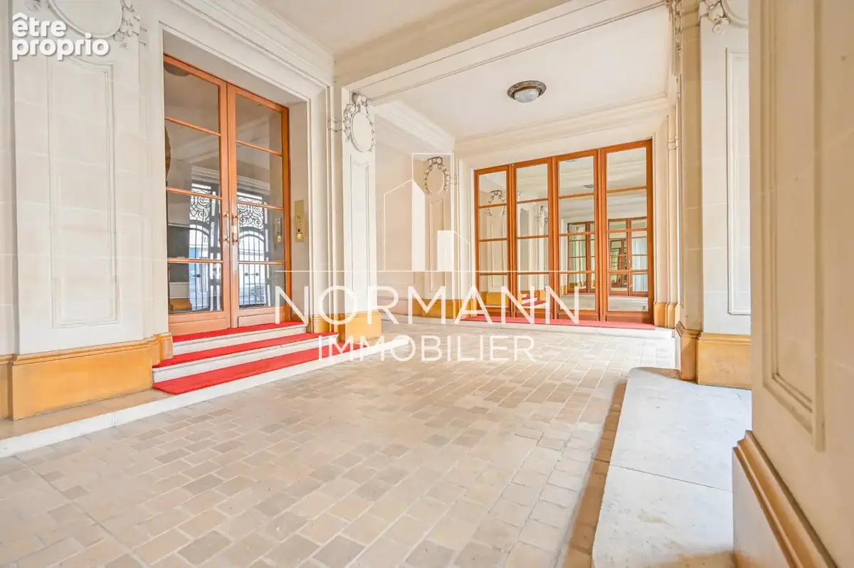 Paris 8 - faubourg saint honore / hoche - duplex - 2 chambres - photo 8