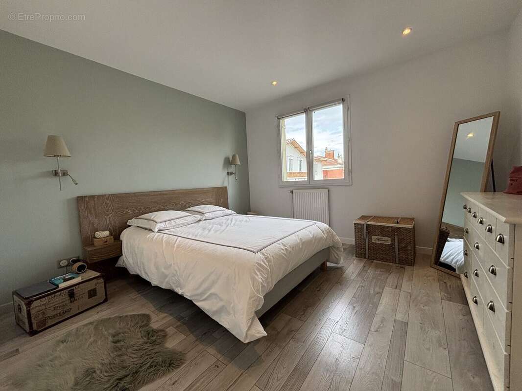 Appartement à BOURG-DE-PEAGE