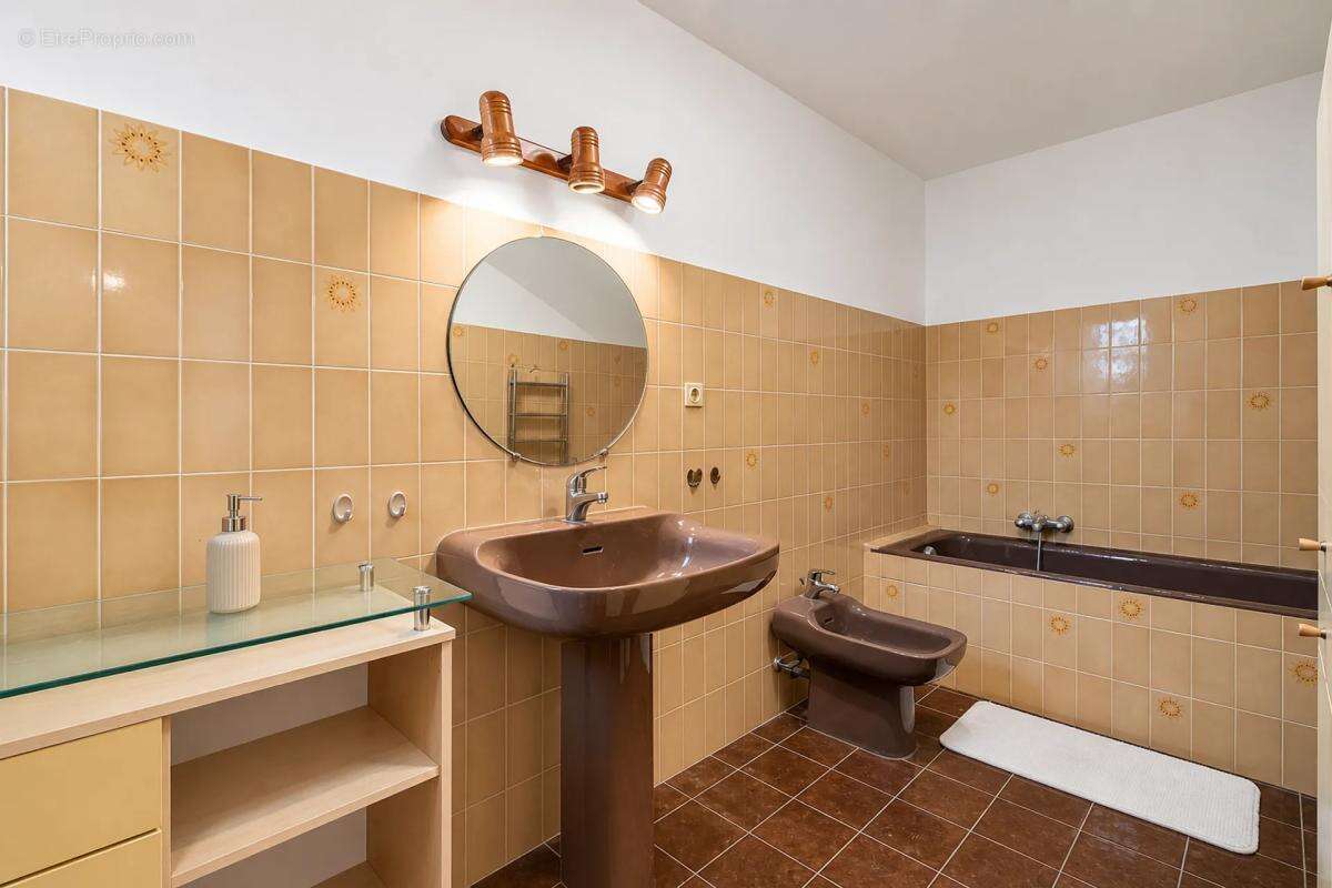 Grande Maison 6P avec Potentiel à Saint-Laurent-du-Var - photo 18