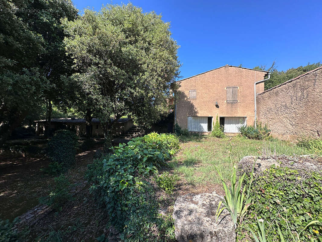 Maison à FOX-AMPHOUX