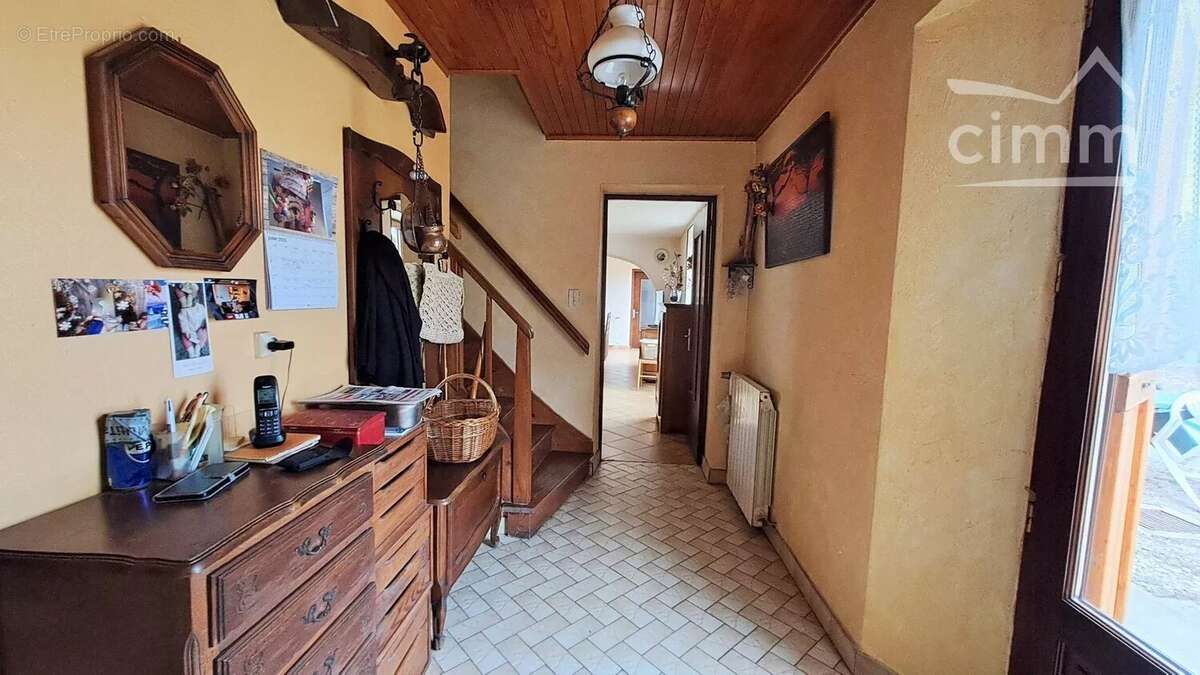 Maison à LA BATIE-MONTGASCON