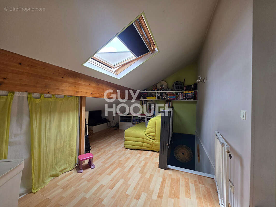 Maison familiale 5 chambres avec jardin - Proche commerces et transports - photo 9