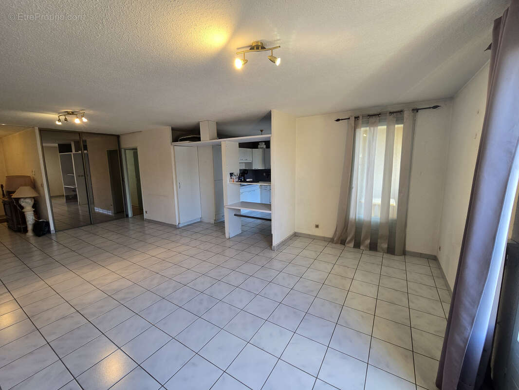 Appartement à BOURG-DE-PEAGE