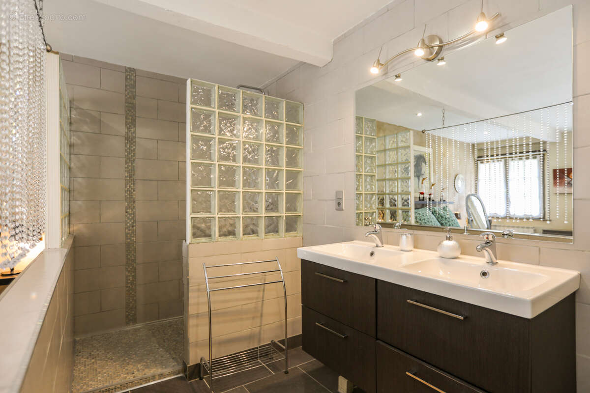 Maison à LE BARROUX