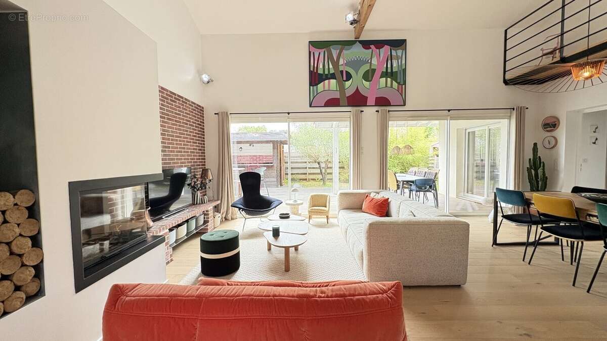 Villa contemporaine de 6 pieces de 133 m2 avec piscine et garage - photo 6