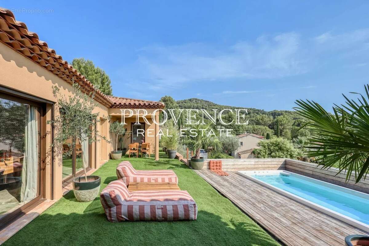 Le castellet - maison contemporaine - vue panoramique - photo 2