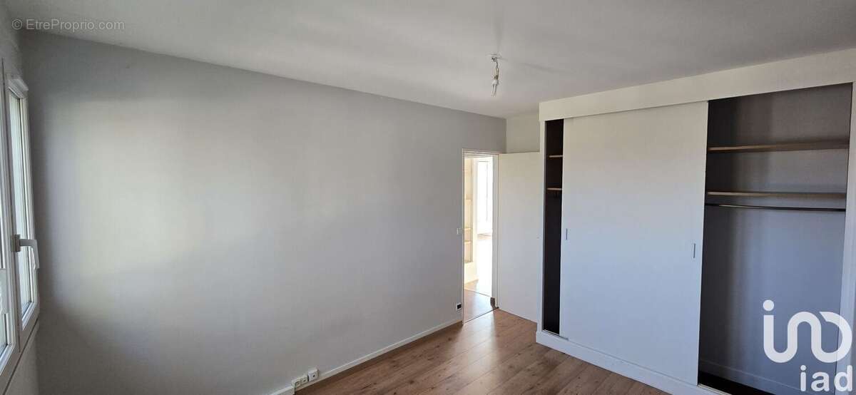Photo 8 - Appartement à FLEURY-LES-AUBRAIS
