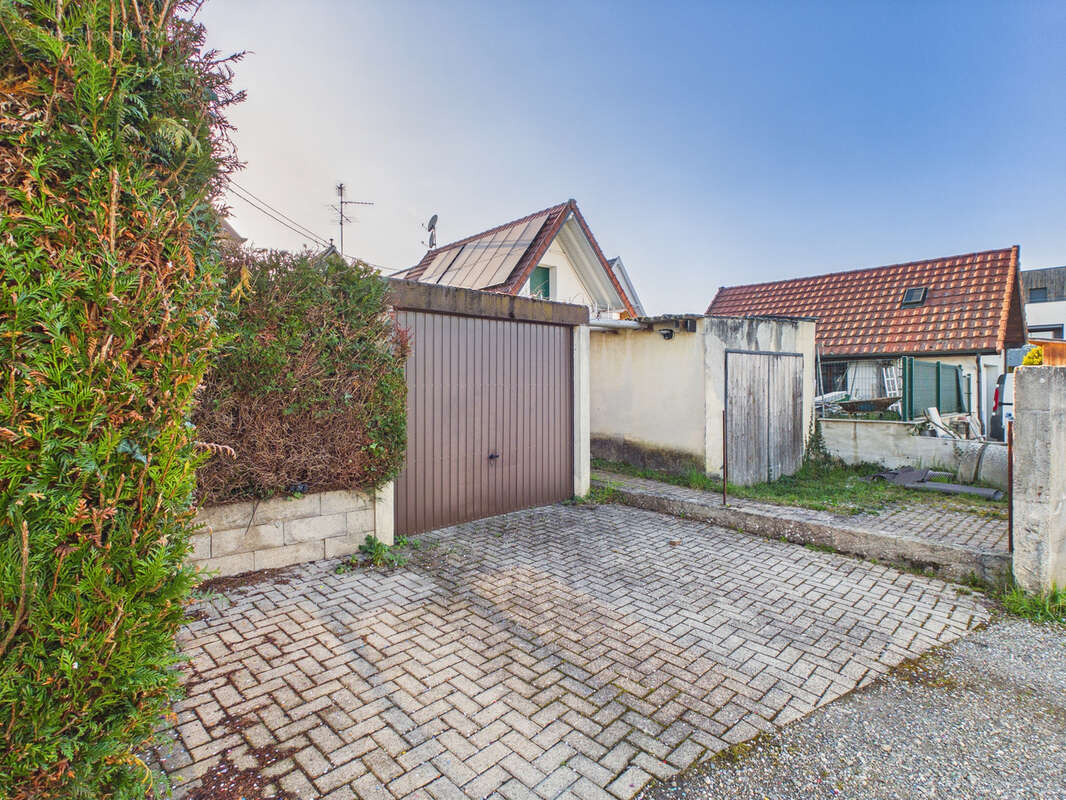 Maison à VILLAGE-NEUF