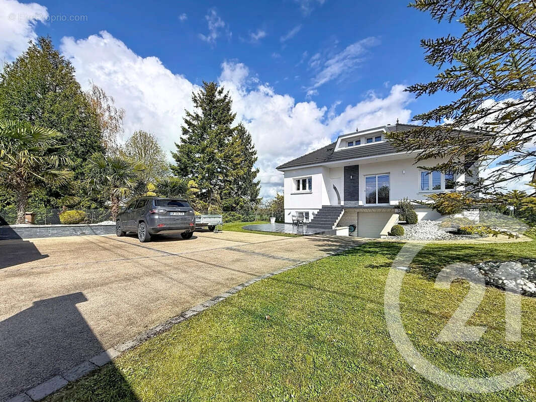 Maison à SAINT-PARRES-AUX-TERTRES