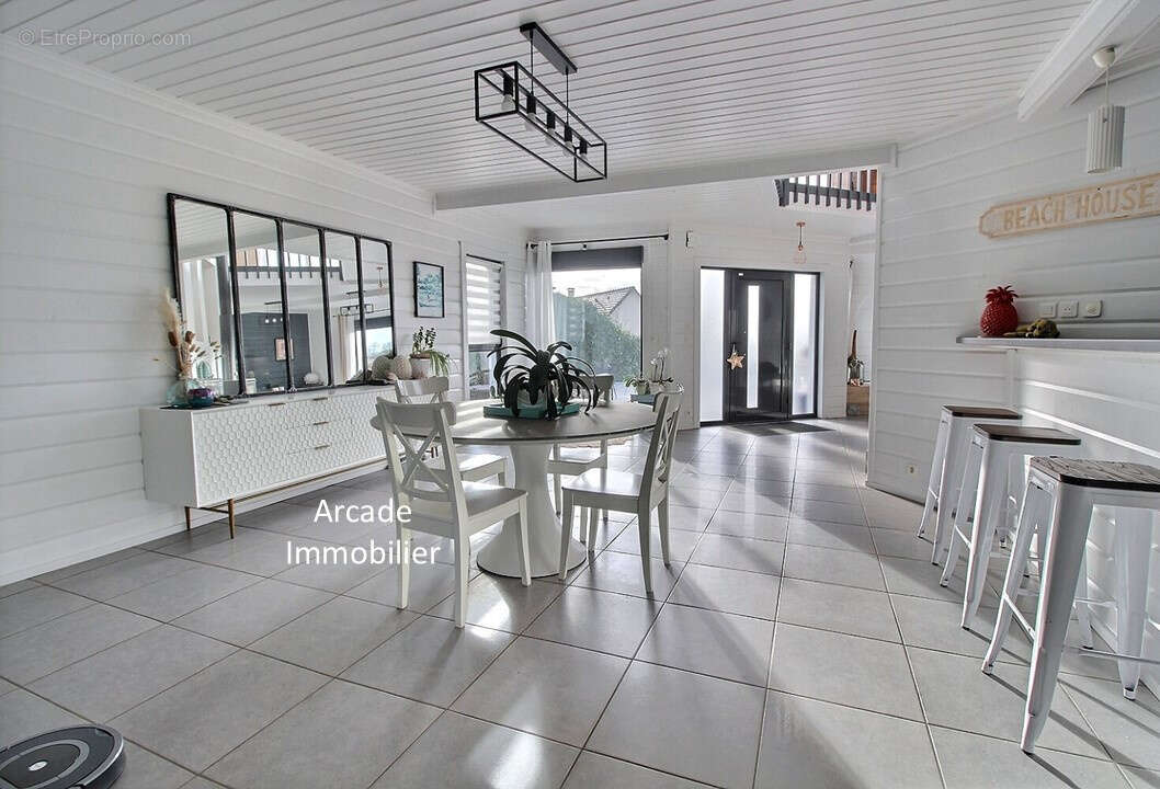 Maison à FONTAINE-LA-MALLET