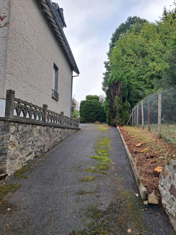 Maison à ARNAC-POMPADOUR