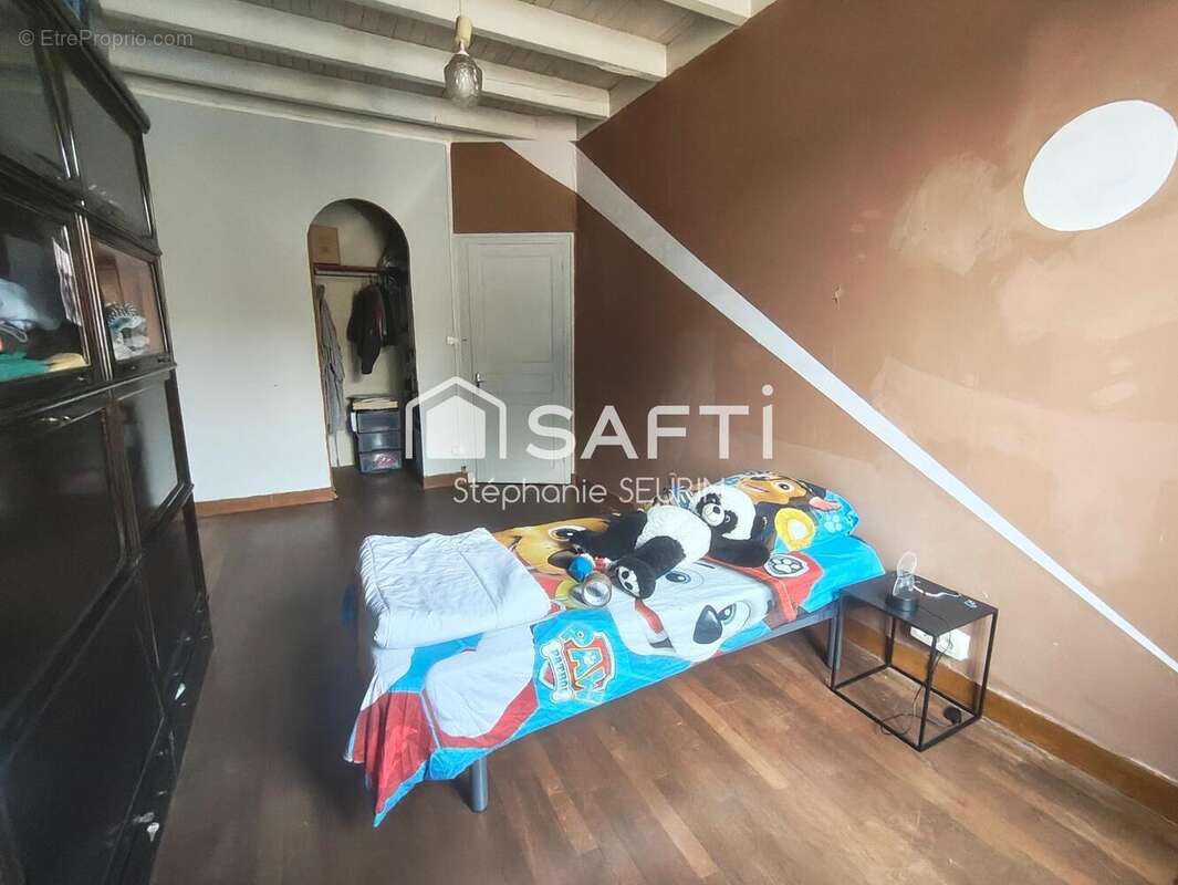 Maison 140 m² à Saint-Palais-De-Negrignac  - photo 9