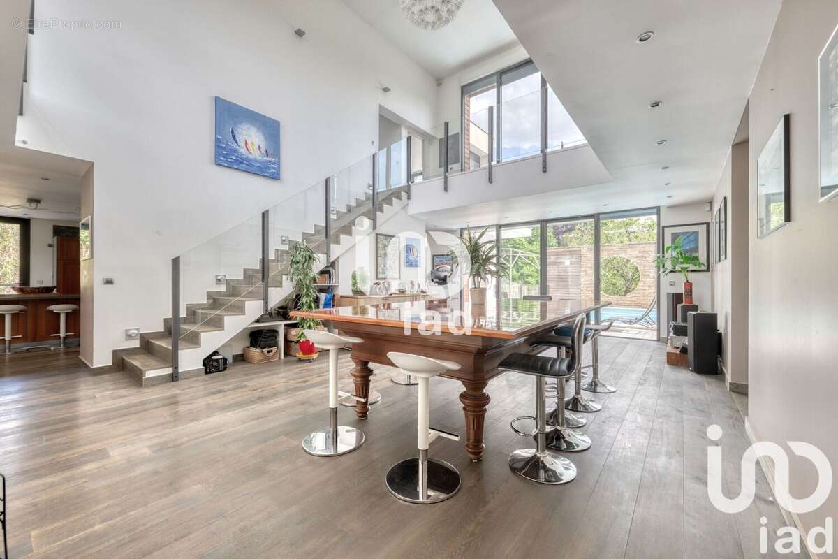 Maison 343 m² à Lagny-Sur-Marne  - photo 2