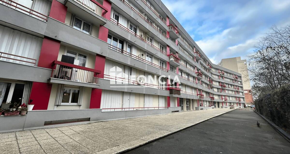 Appartement à VILLENEUVE-LA-GARENNE