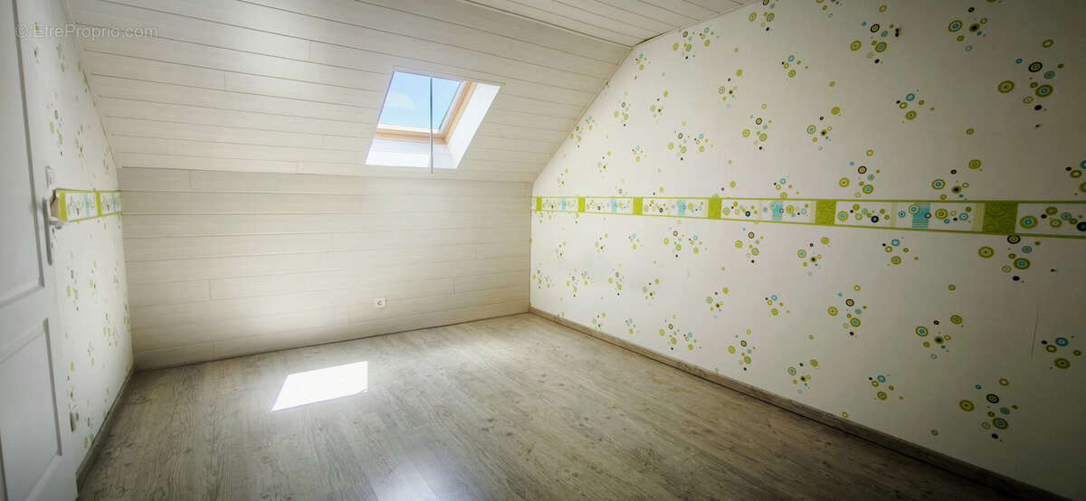 Maison familiale de 176 m2 avec appartement indépendant   6 chambres   Terrain clos de 900 m2 - photo 13