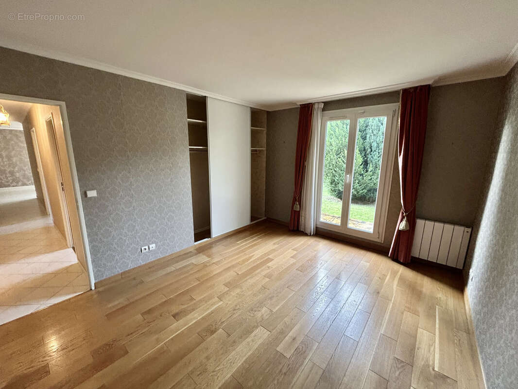 Maison à CLAYE-SOUILLY