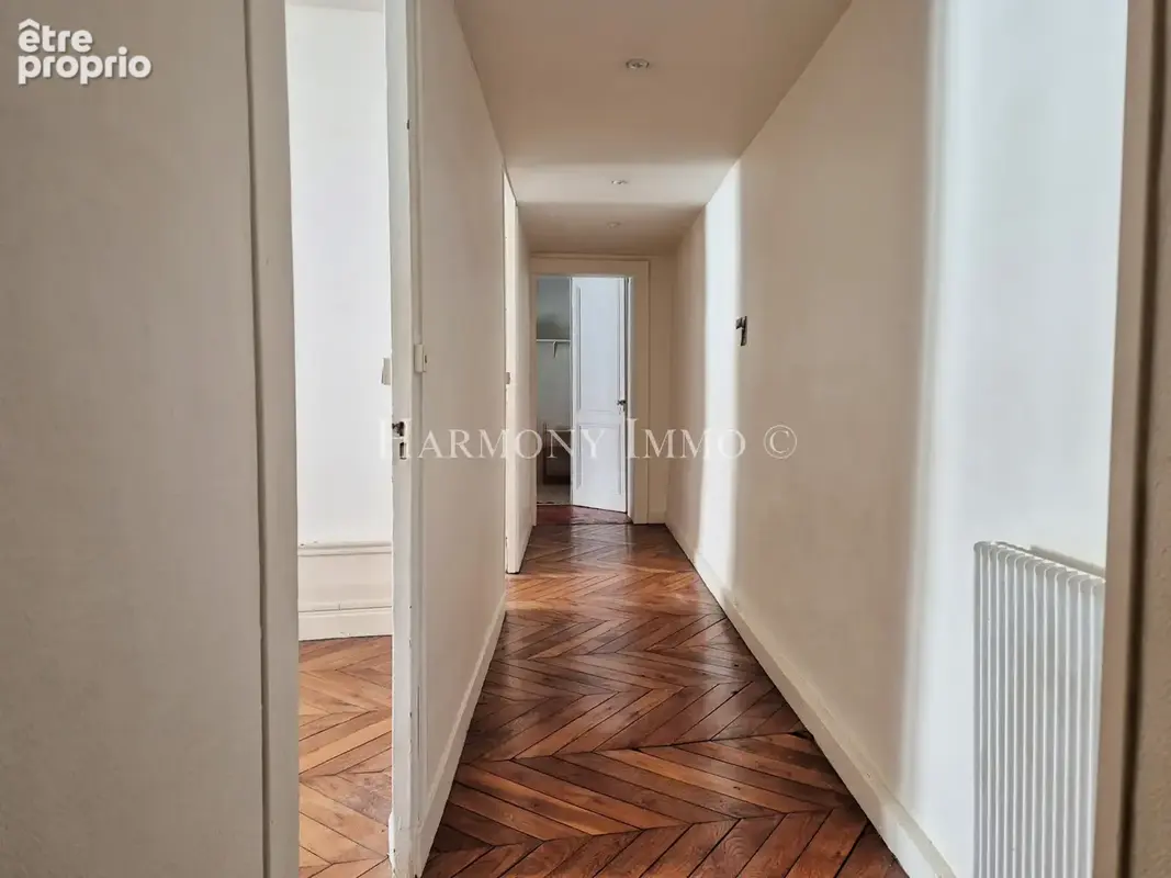Bel appartement ancien de 167 m2 en dernier étage à 2 pas de la place Bellecour - photo 7