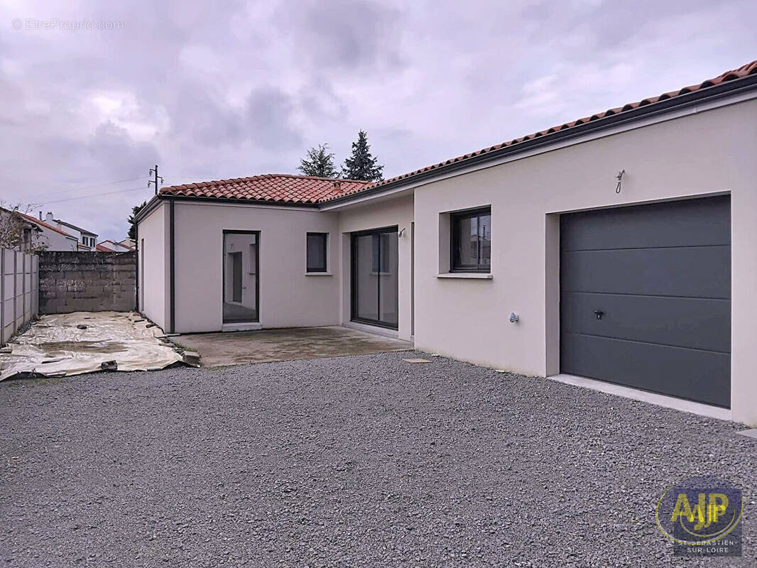 Maison à SAINT-SEBASTIEN-SUR-LOIRE