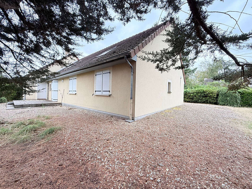 Maison à MEHUN-SUR-YEVRE