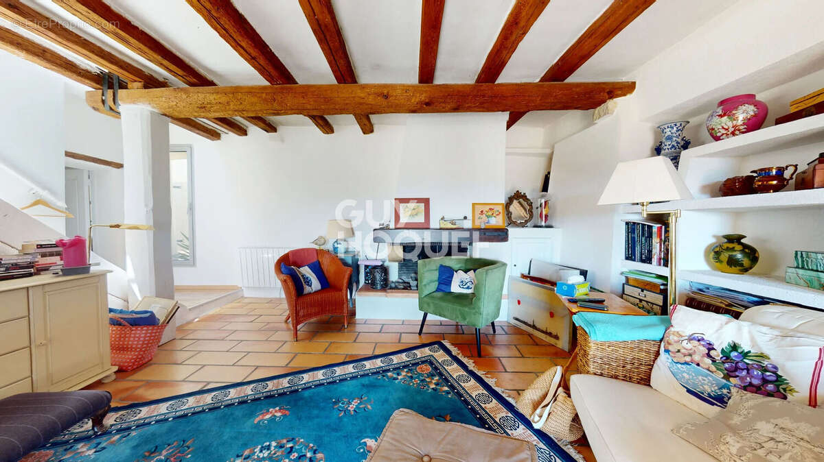 Maison à CHATEAUNEUF-DE-GADAGNE