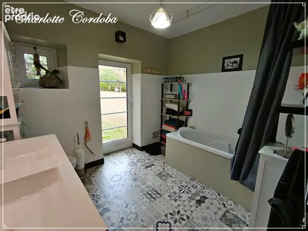 Maison en pierre de 313 m² avec vue panoramique et près de 2 hectares de terrain - photo 13