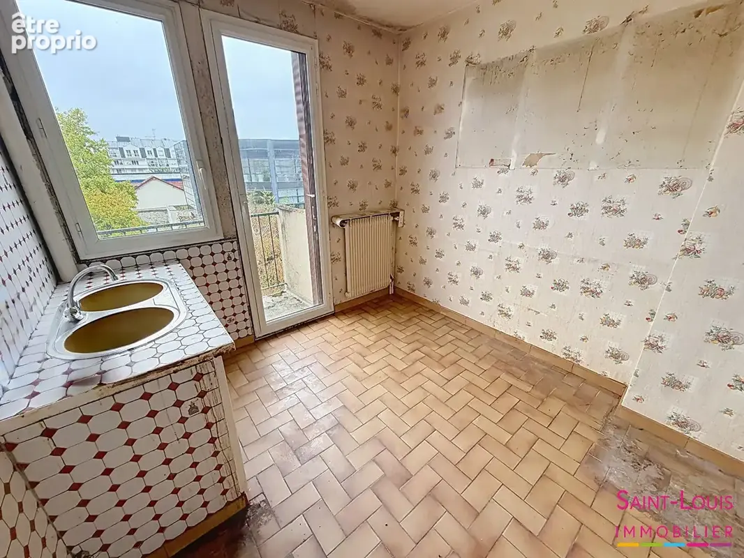 POISSY CENTRE - Appartement 3 pièces en dernier étage - photo 4