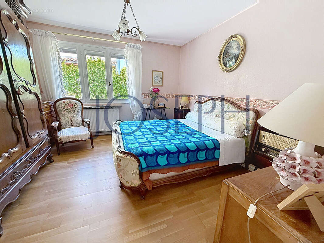 LA ROSERAIE -Villa de plain-pied avec jardin - photo 7