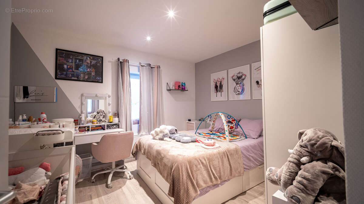 Maison à MONTELIMAR