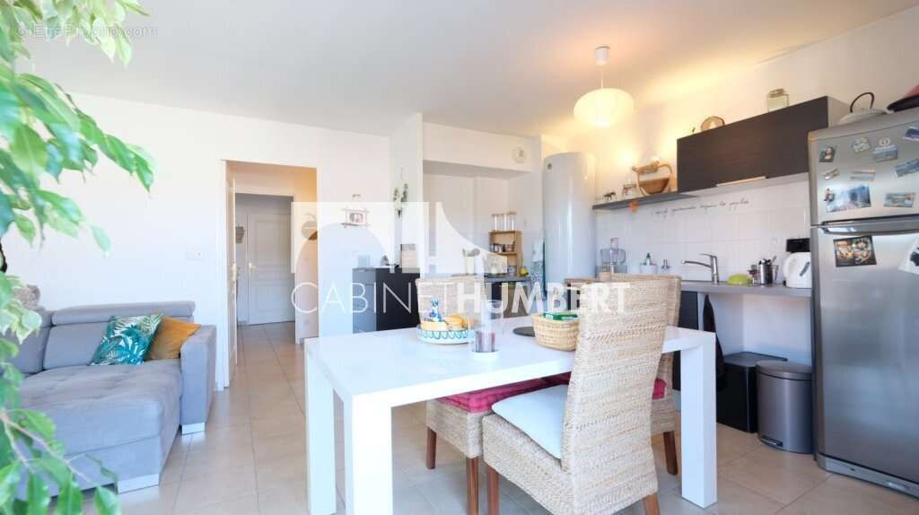 Appartement à SAINT-PRIEST-EN-JAREZ