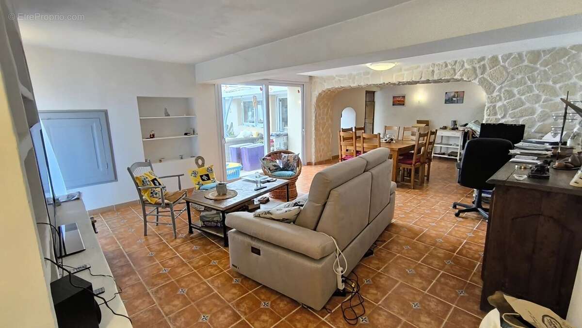 Maison 179 m² à Corcelles-En-Beaujolais  - photo 3
