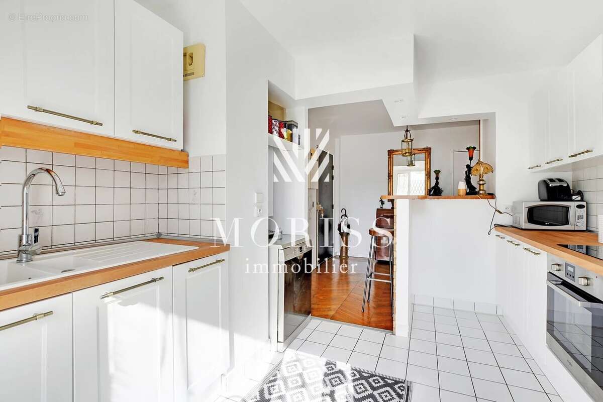 Appartement à PARIS-16E