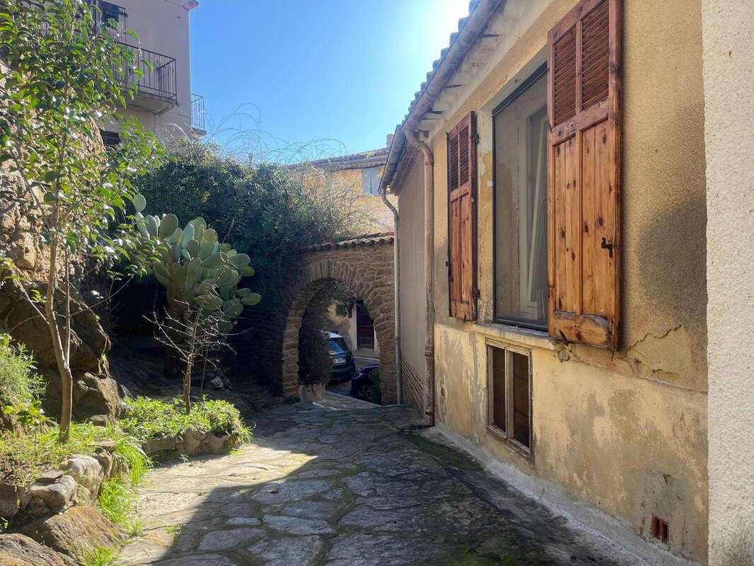 Maison à BORMES-LES-MIMOSAS