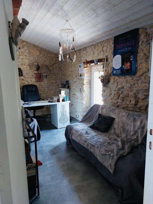 Maison à MAS-SAINTES-PUELLES