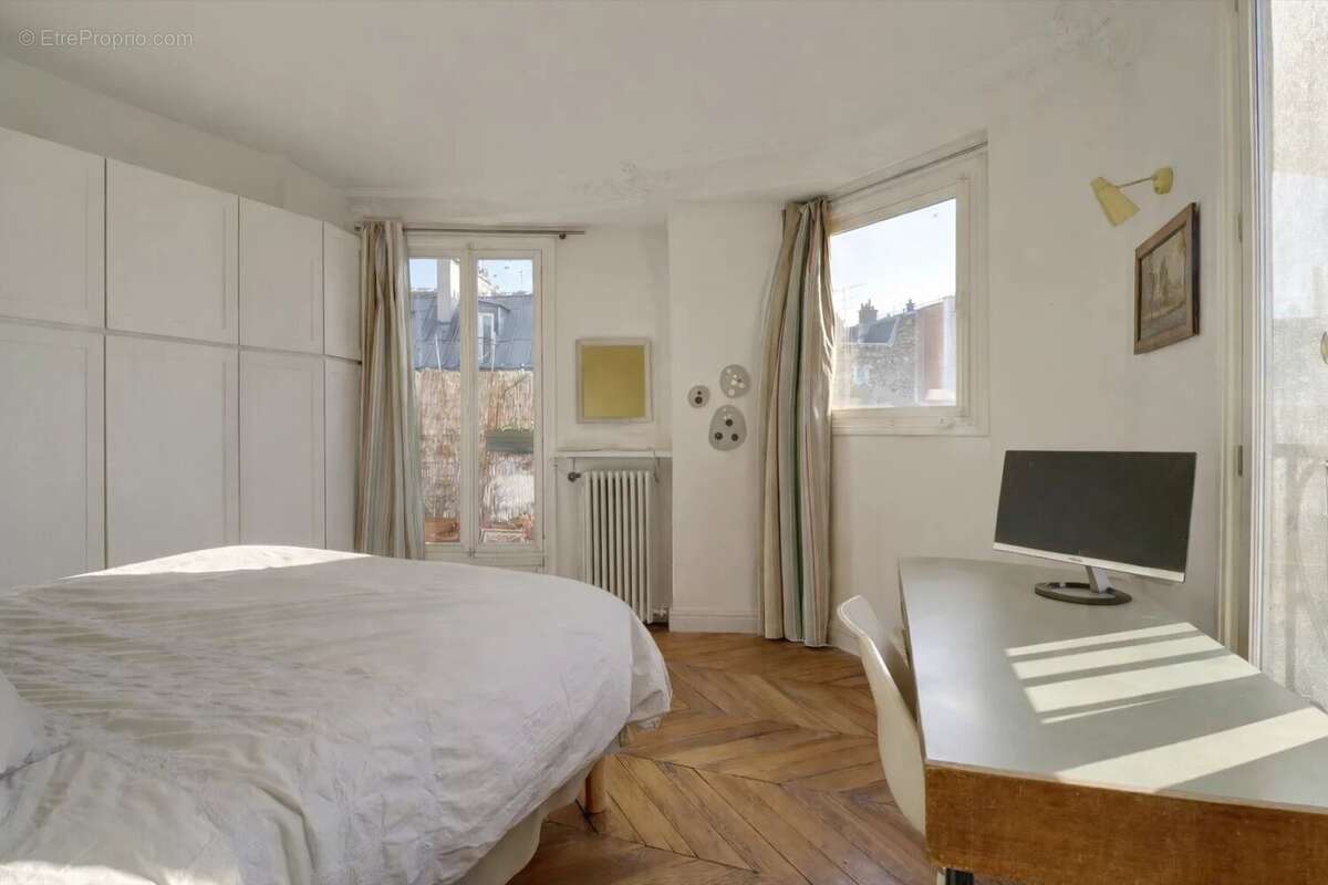 Appartement à PARIS-18E