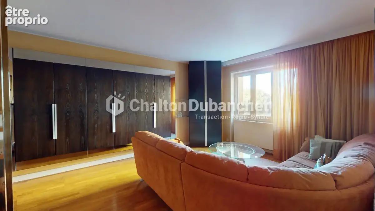 Plein coeur de roanne - maison de ville avec garage à fort potentiel - photo 3