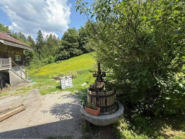 Maison à LA RIVIERE-ENVERSE